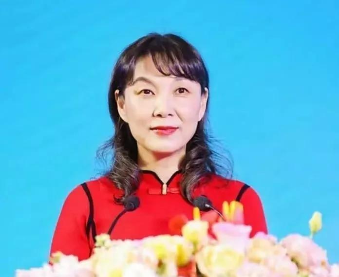 杜建英啊杜建英
别怪我说话难听
我要是你，家产也不和宗馥莉争了，亲子鉴定也不做了