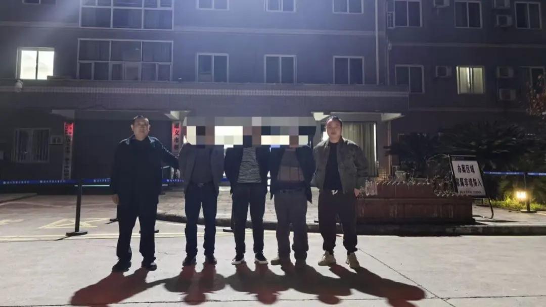 醉汉“影帝”、“过瘾车神”、“搬砖大盗”——汇川警方让违法“三部曲”杀青！