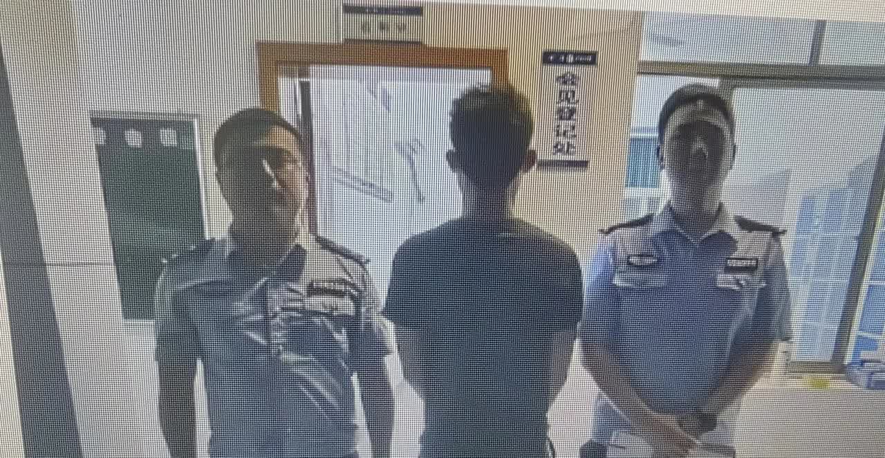 一男子举报KTV有人卖淫嫖娼。还没来得及入洞房却把自己送进了班房[笑哭]。有位男
