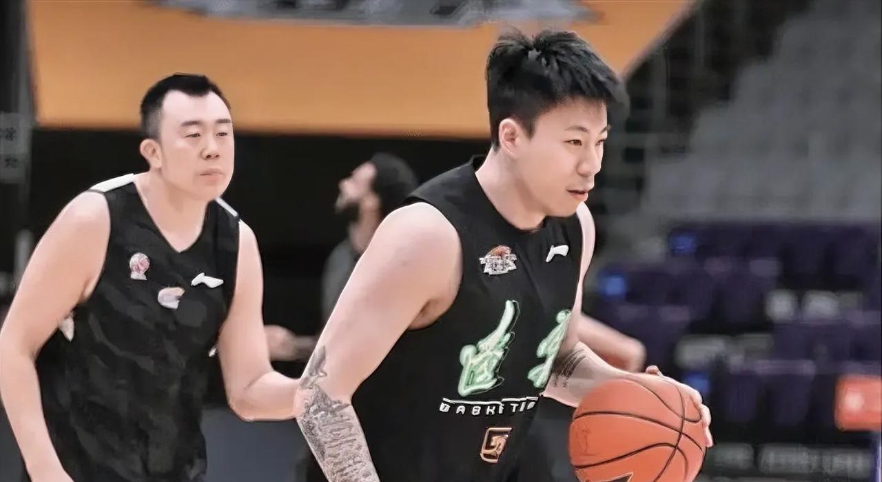 辽宁迎战北控，张镇麟&韩德君缺阵，弗格复出。
今晚CBA第45轮常规赛如常进行，