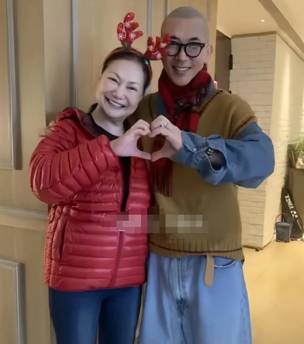 大S在2022年迅速与具俊晔结婚，这一决定令S妈感到不满。S妈当时对外表示，她对