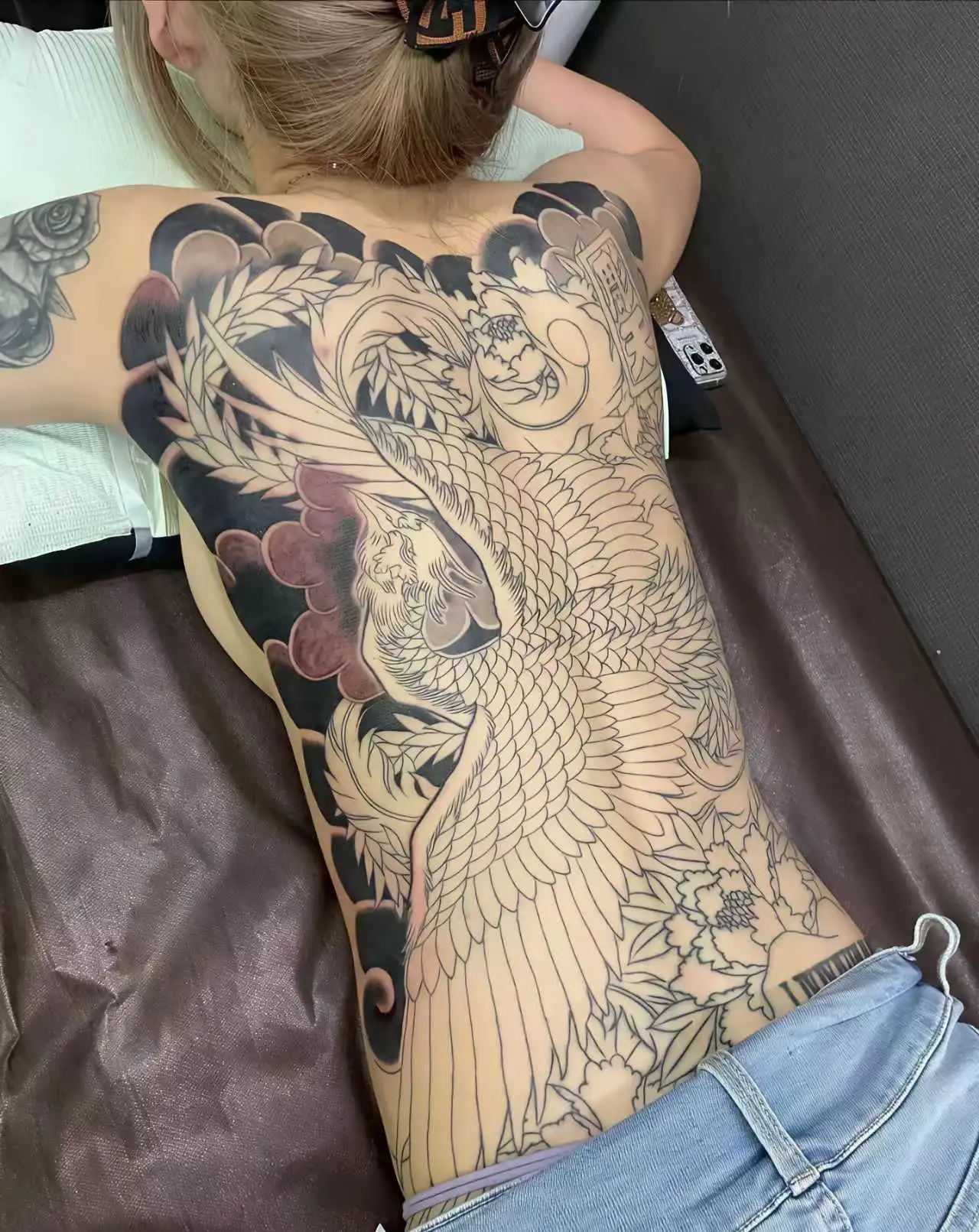 这也实在太潮了吧！你们有谁喜欢这样的老婆呢？