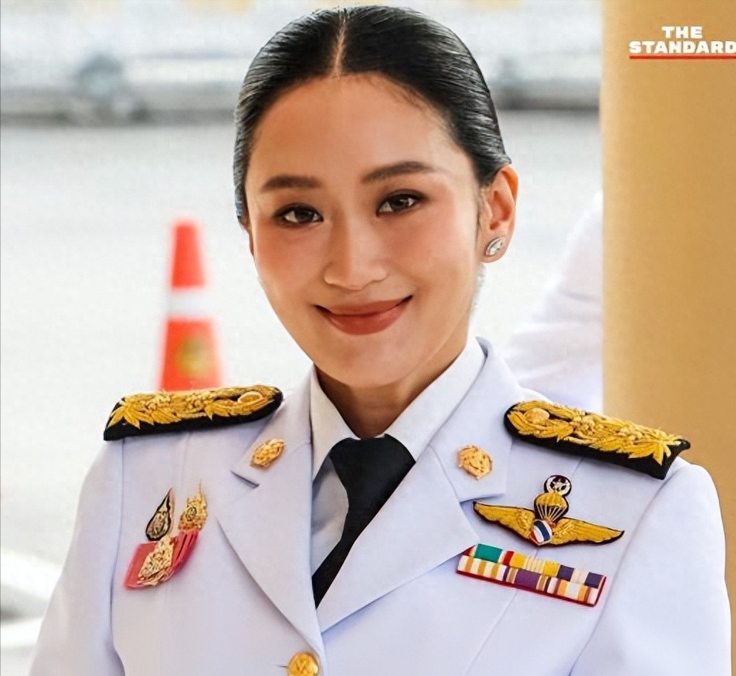 佩通坦当文化部长了！











啥？佩通坦竟然当上文化部长了！这消息