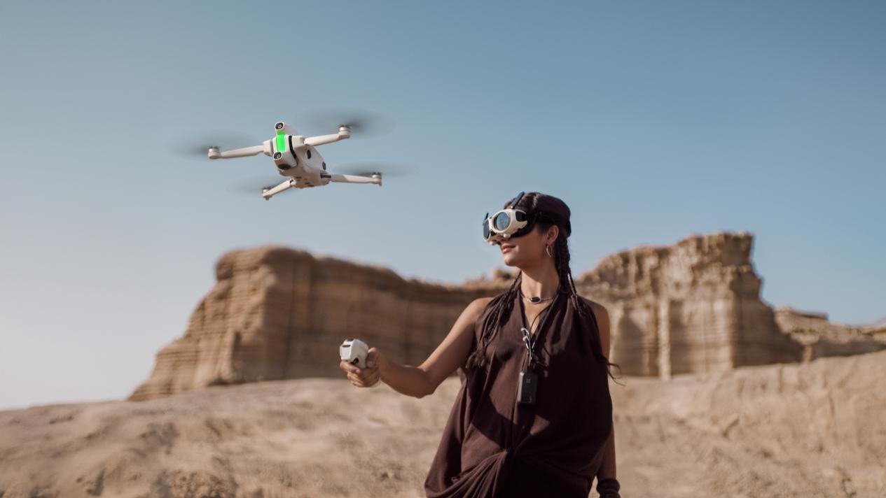 影石创新入侵大疆腹地：全景无人机将于12月4日发售