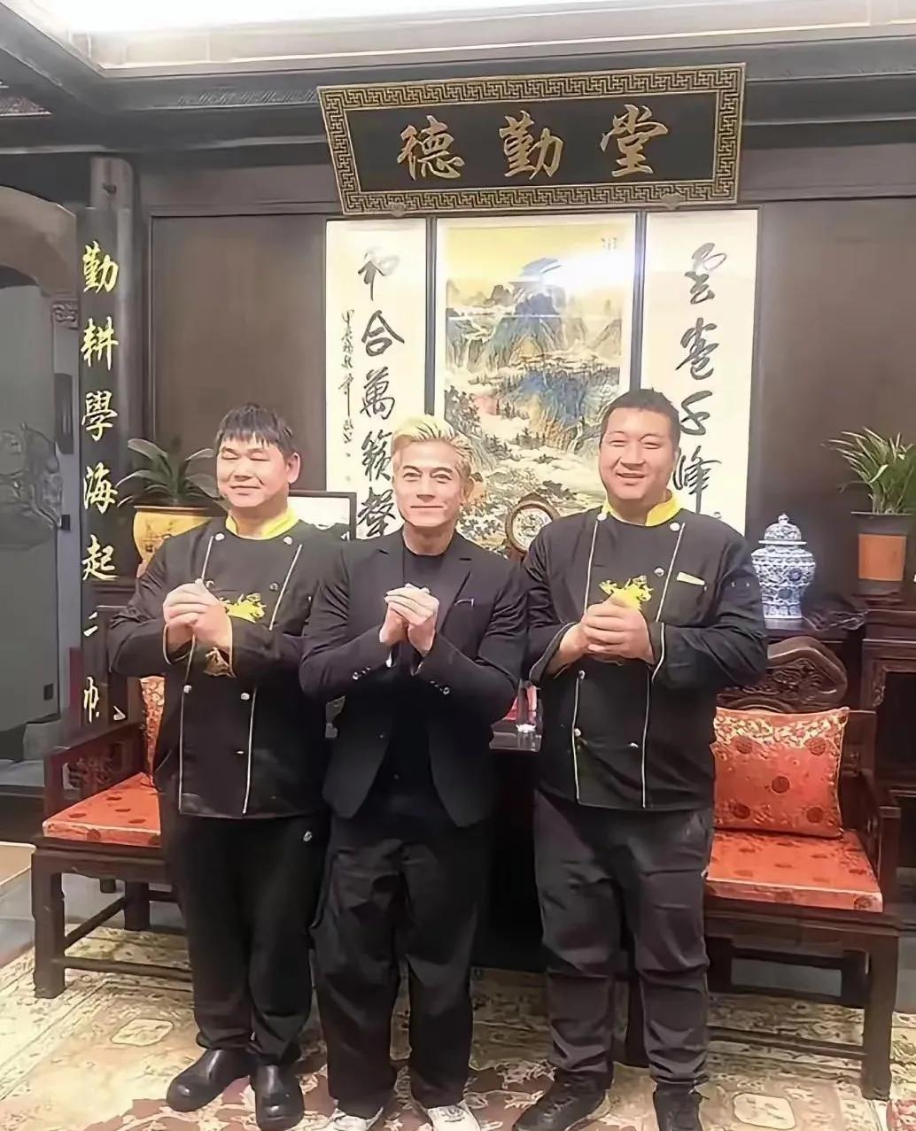 有不少网友竟然说男星中郭富城是最帅的，但在我看来他的身高就是硬伤，一个男人可以不