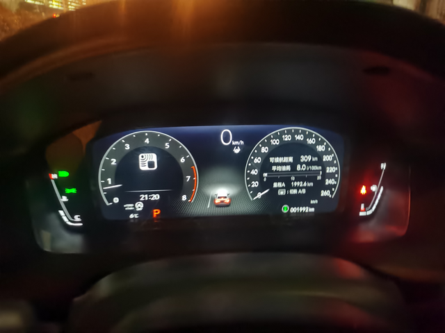 谁说思域省油的
现在马上首保了，8个油了，跑了400公里高速，其他市区