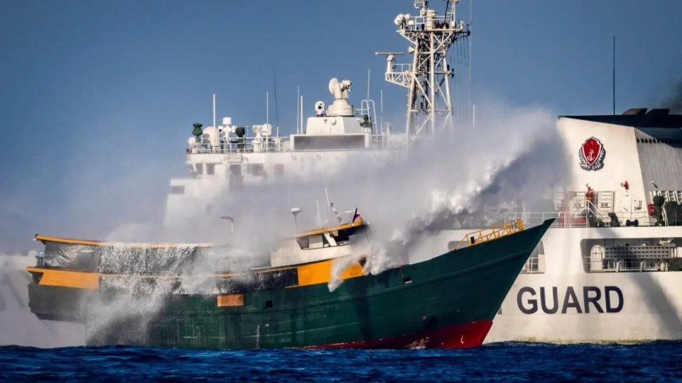 菲律宾“掉转枪头”剑指中业岛，中国“故意撞击”？菲律宾：这是侵略