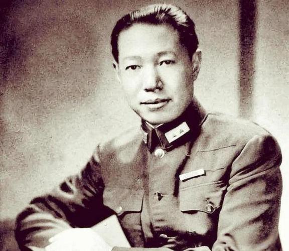 1950年，国军上将熊式辉到香港移民局办手续，对方却说他所持护照是假的，要以“伪