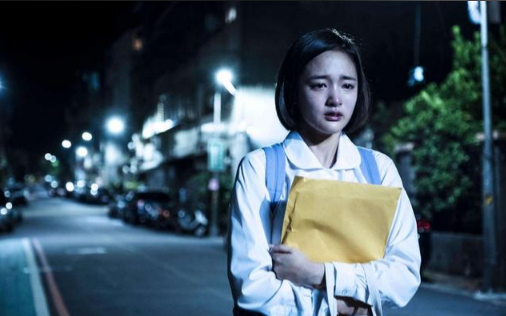 我爸收了老板儿子五十万彩礼，被“卖”掉的那天，我亲手报警抓了他