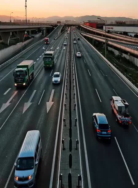 高速收费“新规”来了，9月底前全国推行，车主速看重大调整！
 
家人们，高速