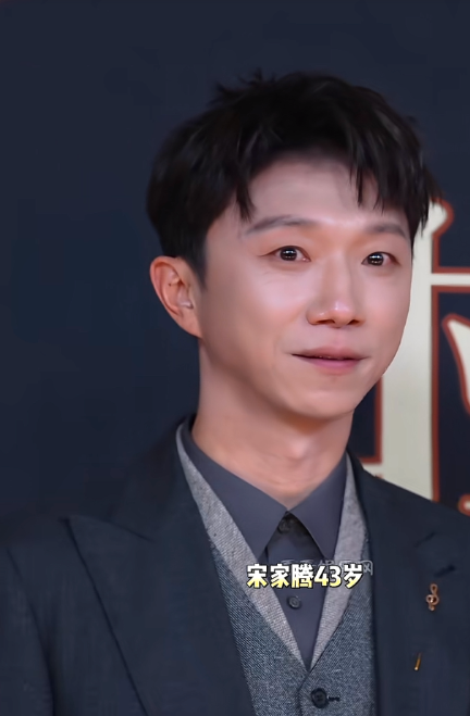 他是配角！但他配一部火一部
被网友戏称“演啥像啥”的宝藏演员！