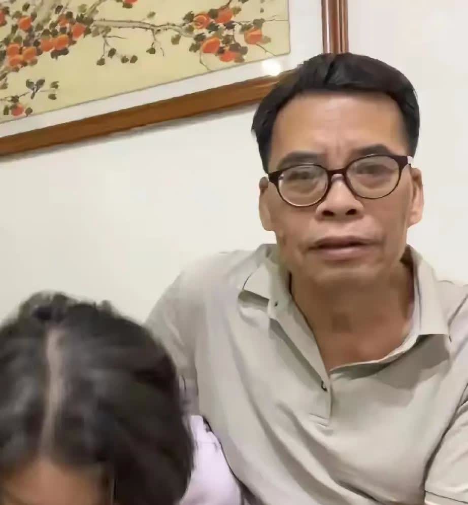 再次看到这两位老人，他们还是有点憔悴的样子，尤其是丁丁老师的妈妈，真是太难过了，