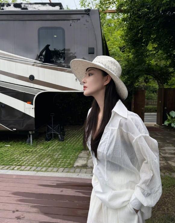 张馨予的逆袭之路：百斤级臀桥，力量女神张馨予，娱乐圈里主流审美一直都是“白幼瘦”
