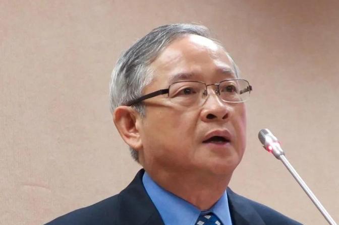 台湾知名人士林郁方：“我实在看不懂大陆造那么多武器装备，造那么多航母干什么，还频