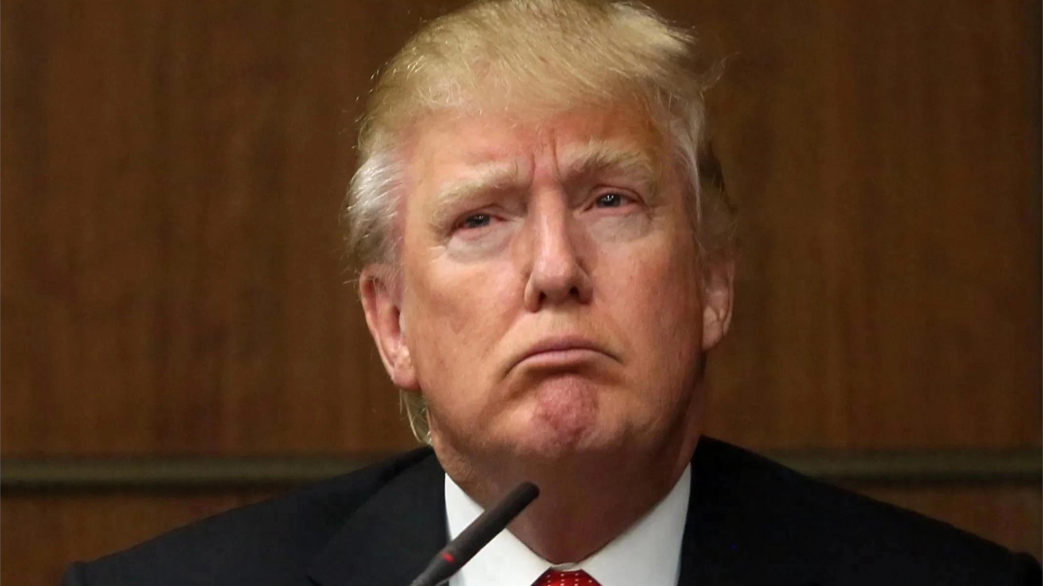 特朗普又挨喷，关税大棒正在痛击美国！美财长称，即将签署协议！