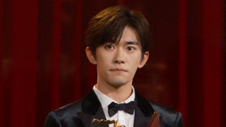 易烊千玺回应想不想谈恋爱，从回答细节上看，却察觉到不对劲