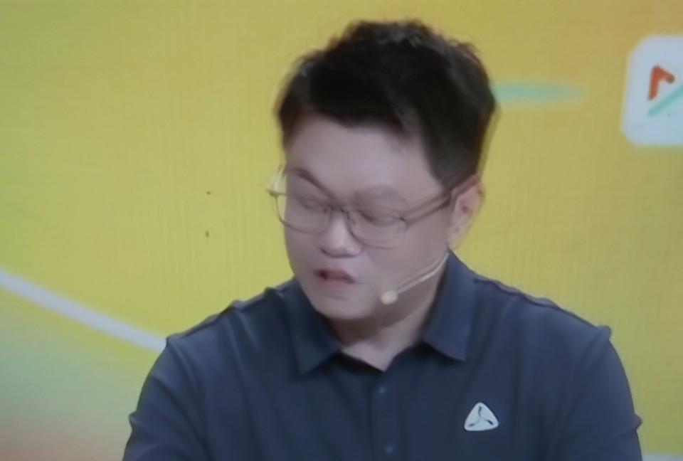 金琴英空砍两分，侯英超最后解说都有点迷糊了，日本女团与神秘之师朝鲜女团打了4小时