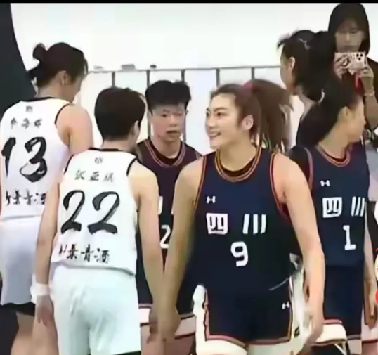 全运会搞得也太寒酸了。昨晚咪咕视频转播全运会女篮预选赛，江苏女篮对阵四川队的比赛