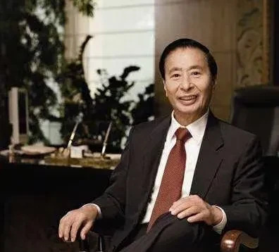 李兆基单身47年原因曝光











天哪！“香港巴菲特”李兆基先生居