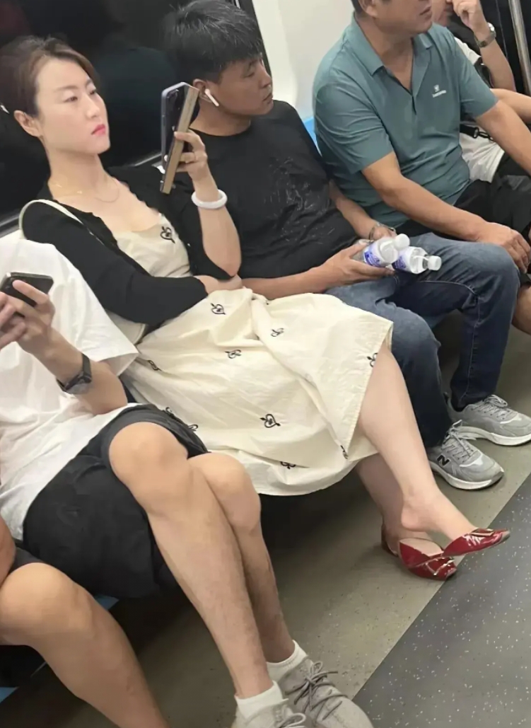 单从鞋子来看，5秒钟就可以判断一个人的性格，不知道准不准？