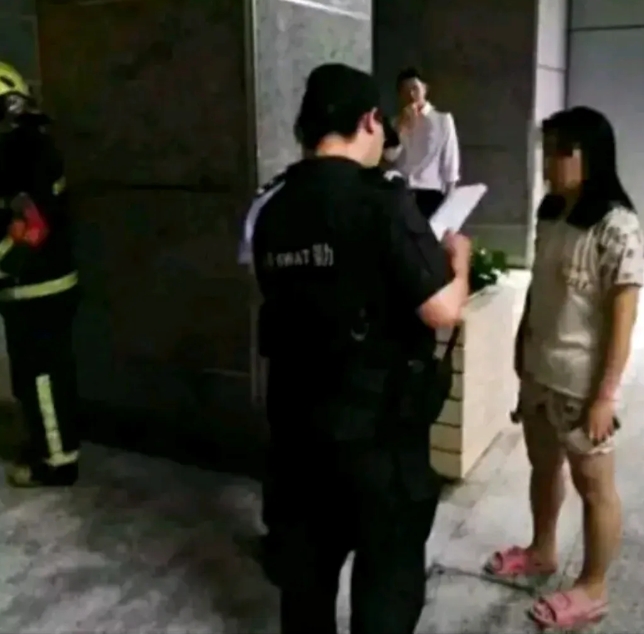 大家认为杭州保姆火灾案是不是太多疑点，保姆点火邀功，实质上保姆就立即拿铁榔头下楼