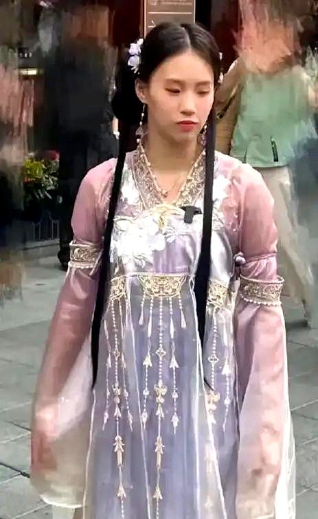没想到陈芋汐竟然还有这样一层背景

陈芋汐的祖父是上海市前体操运动员，父亲在徐汇