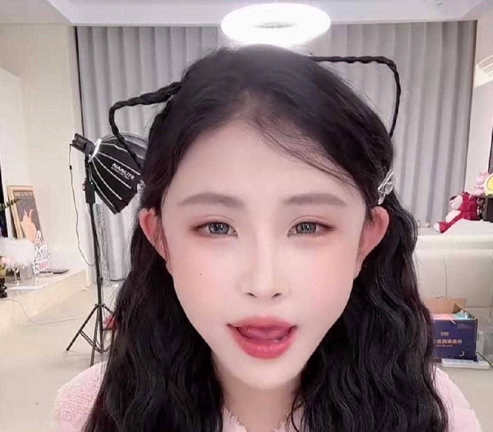 阿宇说辛巴对猫妹妹已经够仁慈了！你得感恩辛巴！
          当年猫妹妹加
