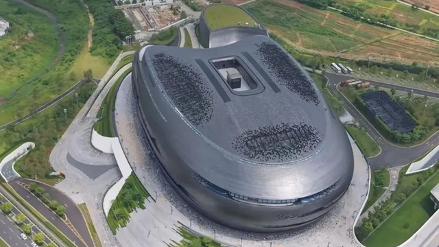 砸32亿，建了个“巨型鼠标”？扎哈事务所这设计，造型炸圈了