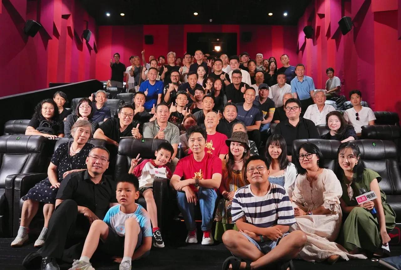 #你怎样看待《戏台》的悲剧内核？# 我大抵是有很长时间没有去影院看电影了，不过我
