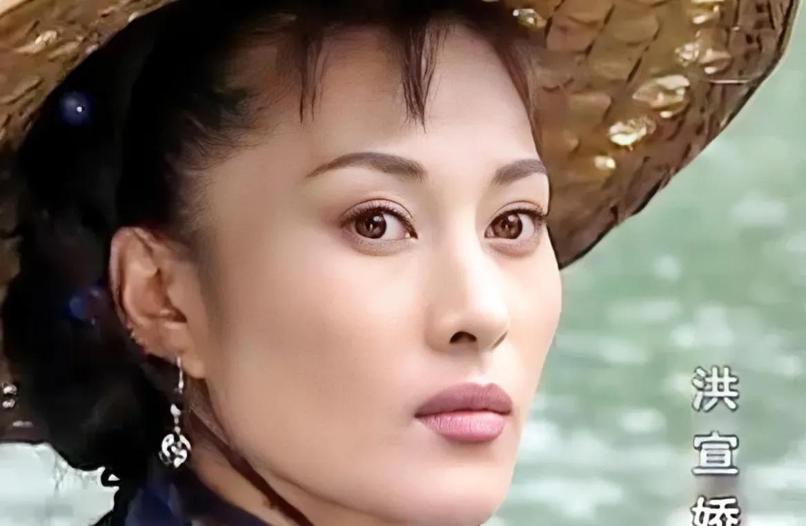 杨秀清谁都可以不放在眼里，唯一洪宣娇不同，只因为洪宣娇，原来名字叫杨宣娇，与杨秀