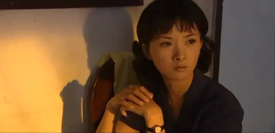    看完《雪白血红》里的马奇和丁小丽的爱情，我从中思考了很多。我有时候突然会想