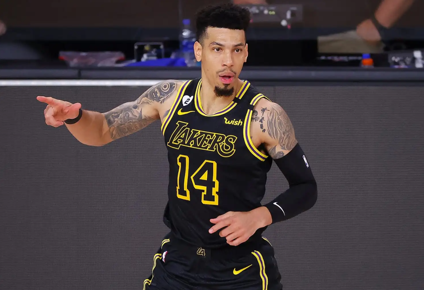 据湖人记者Harrison Faigen报道，消息源透露，前NBA球员丹尼-格林