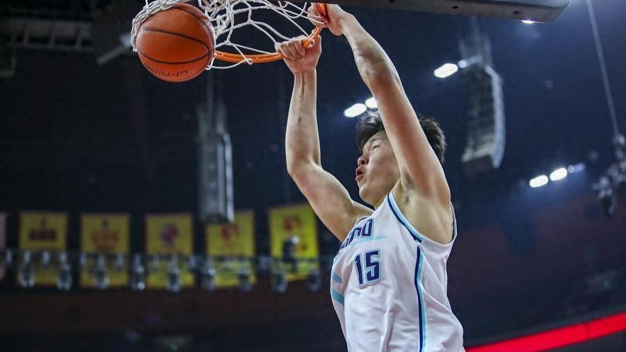 杨瀚森第55顺位被湖人选中，选秀专家看好潜力：未来有望成全明星