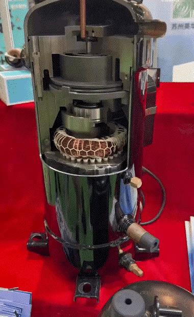 空调就是压缩机加风扇再套个壳是吗？