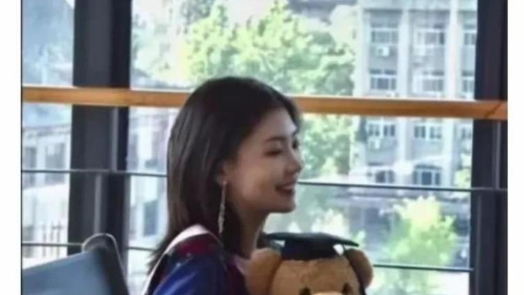 一场关于成功的讨论：北大硕士为何选择当食堂阿姨