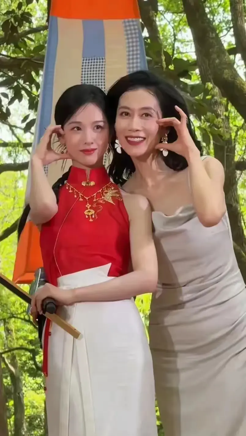 温峥嵘真的太瘦骨嶙峋了，审美出了问题