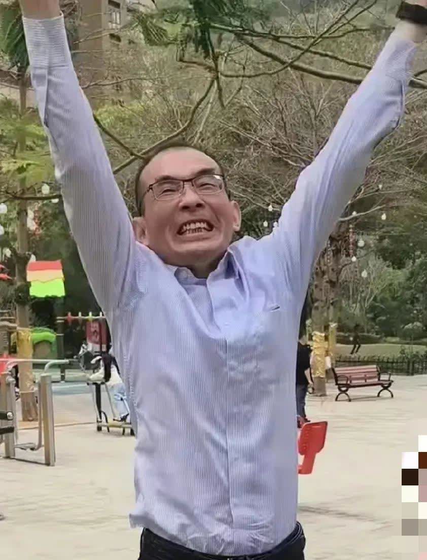 家人们，我发现谢爸爸身上有个“大秘密”，不吐不快！
 
你们都知道那位在深圳