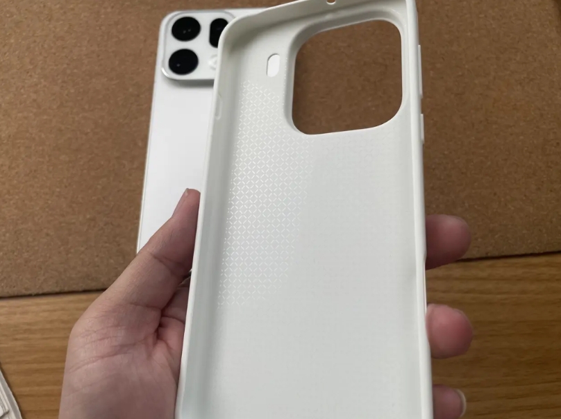 白色我愿称它为：YYDS

而且这次 Oppo Find X9  Pro 霜白配