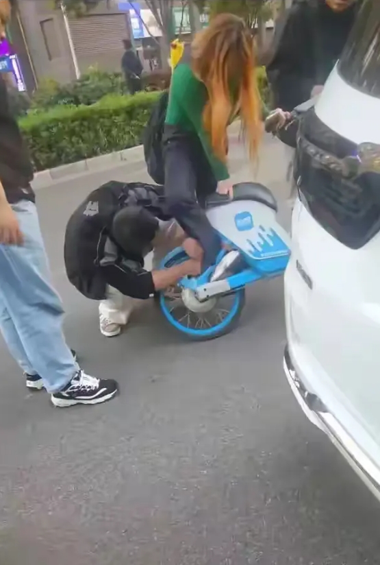 非要省钱，这一下好了吧。