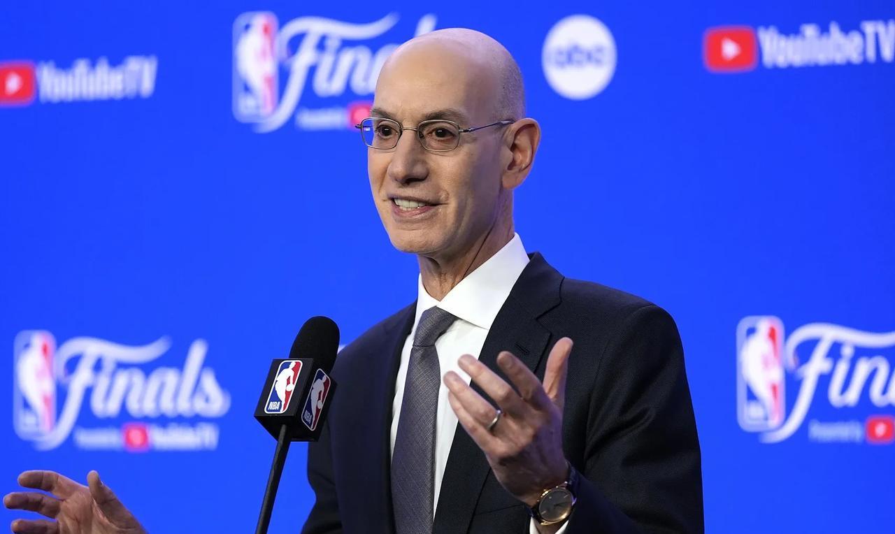 作为现役球员中最会做生意的詹姆斯，很难购买一支现有NBA球队，或许会利用其影响力