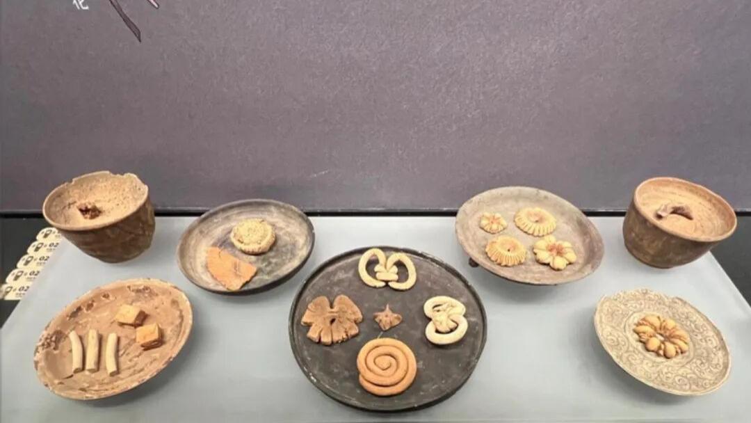 饺子年龄考：从千年古墓出土的“月牙形”面食说起⋯⋯