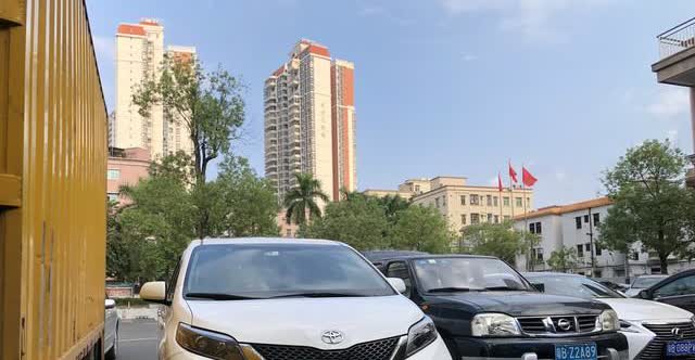丰田塞纳车主看过来！这些问题你遇到过吗？

1.塞纳高顶版是原厂的吗？
2
