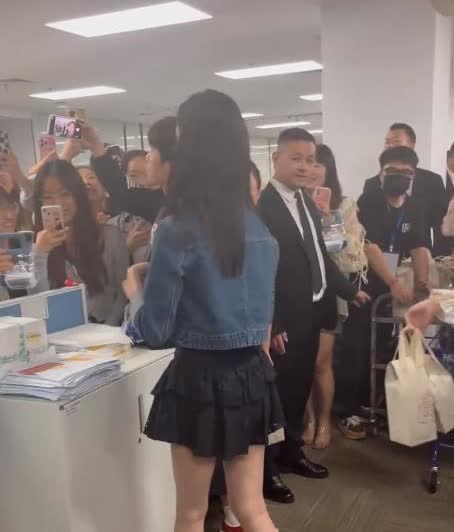 陈都灵这美腿内娱得前三了吧！太白幼瘦了