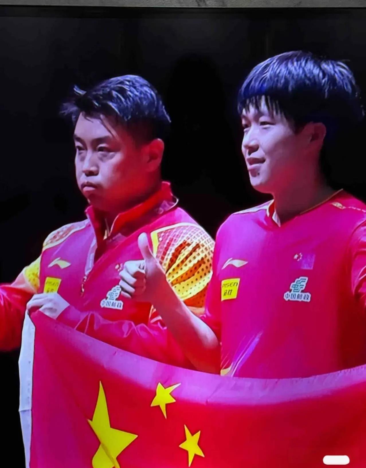 妈耶，楚钦夺冠！皓哥像是从sr堆里爬出来一样[捂脸]
活了后那是抱住王楚钦紧紧不