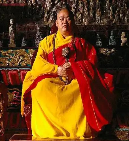 释永信被调查，文班明年不来少林了吧
文班亚马没想到，好不容易在中国找个感兴趣的地