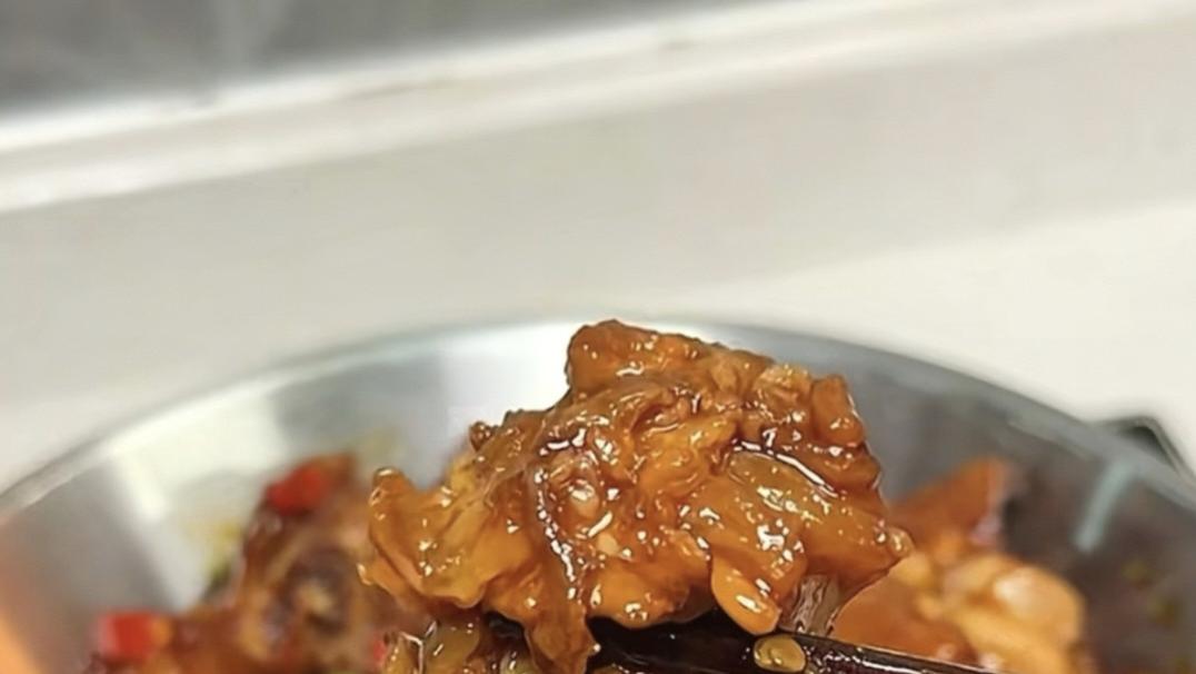 香辣软糯的猪蹄