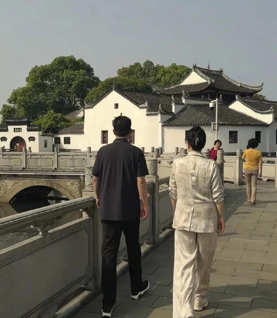 圆圈不认可TWo八一些会是虚虚贾贾的树送，他说网友编造的，是对发绿的不了解
刷到