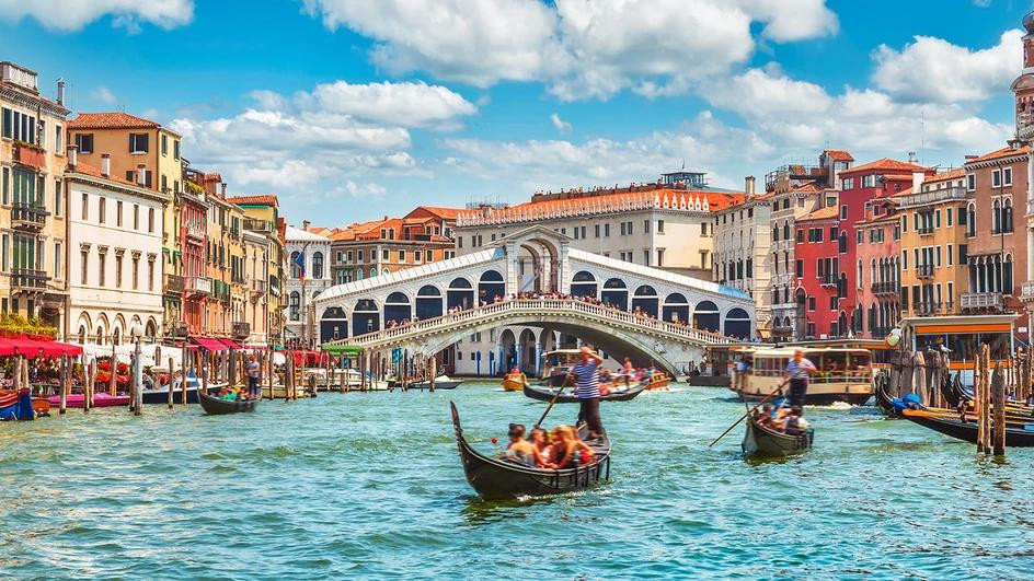 威尼斯：这座水上之城如何浮于水面？又是否会沉没？
