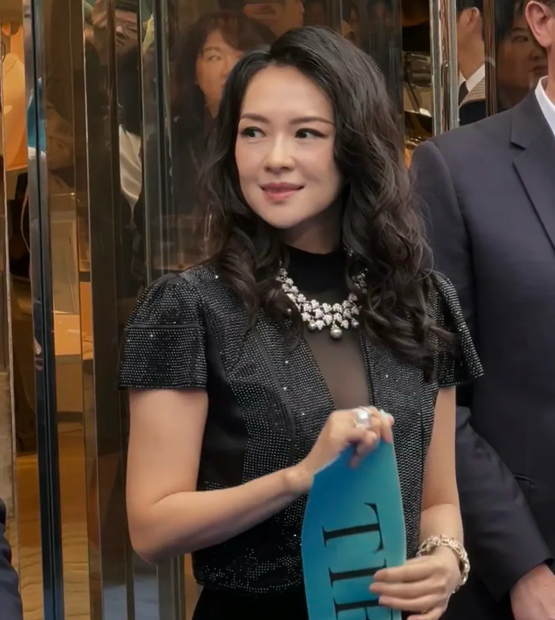 章子怡离婚后状态不好

















我的天哪！你们有没有发现