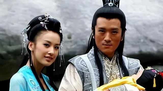 离婚5个月后，杨子低头认错太任性，频频晒合照难掩心中不舍